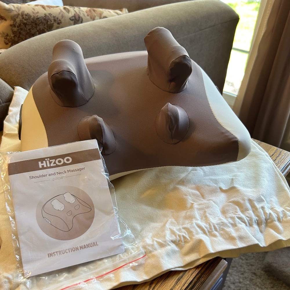 HiZoo Shoulder Neck Massager Pillow NEW